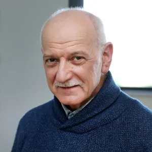 Dr Tomasz Komendziński